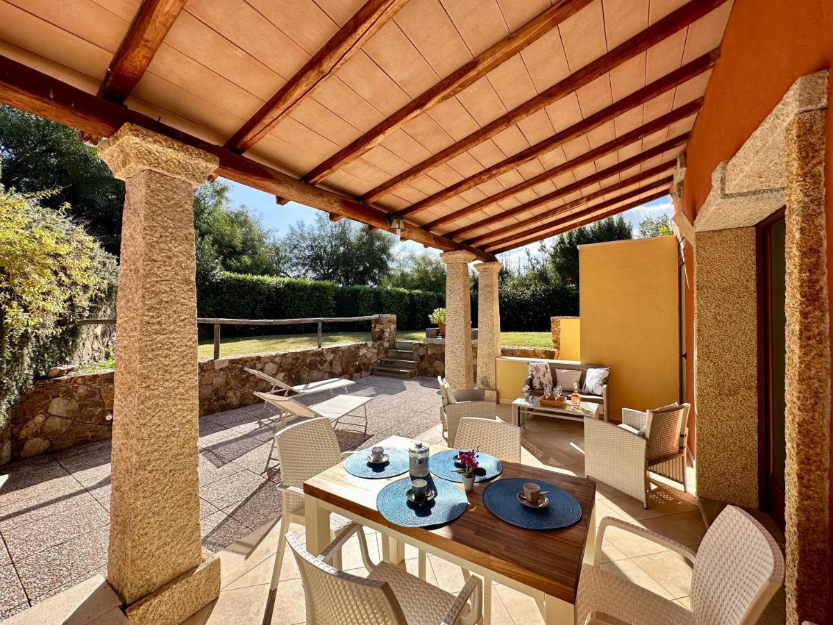 Villa Zippiri Is Molas Pula Exteriör bild